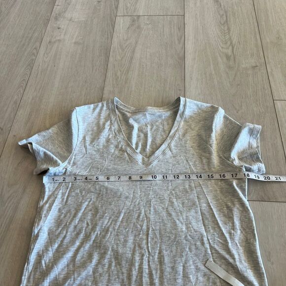 Lululemon women’s top size M - Picture 3 of 6